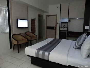 Hotel Executive Plaza 3*
