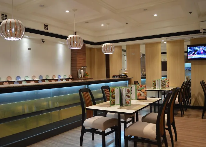 Hotel Executive Plaza 3*