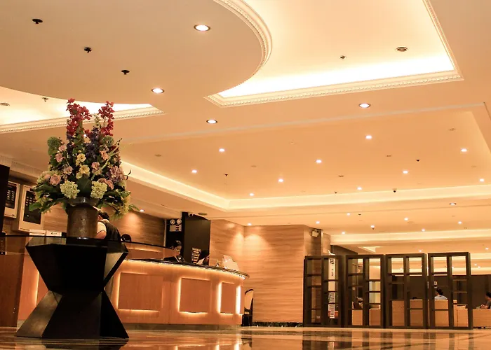 Executive Plaza 3*