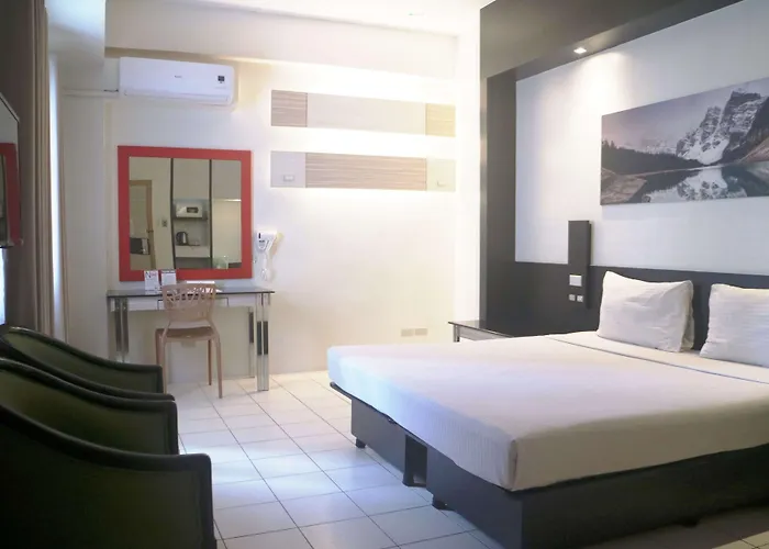 Hotel Executive Plaza 3*