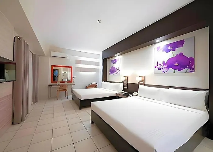 Executive Plaza 3*