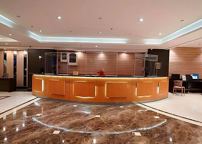 Executive Plaza Hotel 3*