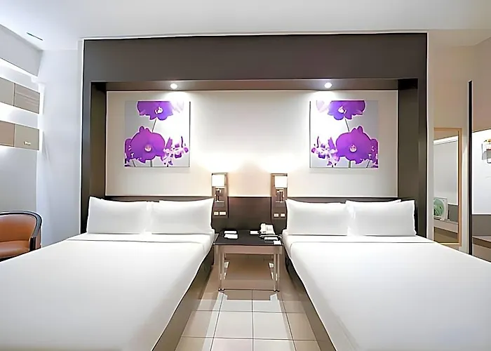 Executive Plaza 3*