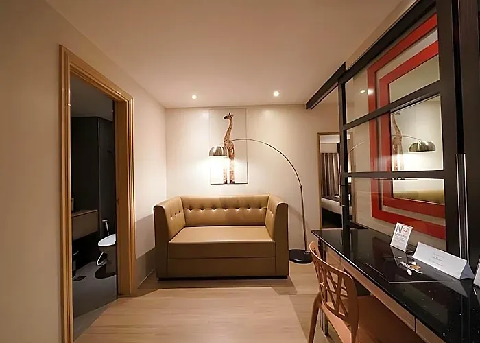 Hotel Executive Plaza 3*